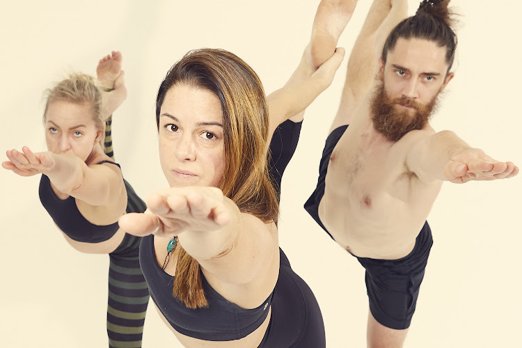 1217_YogaQuarter4504